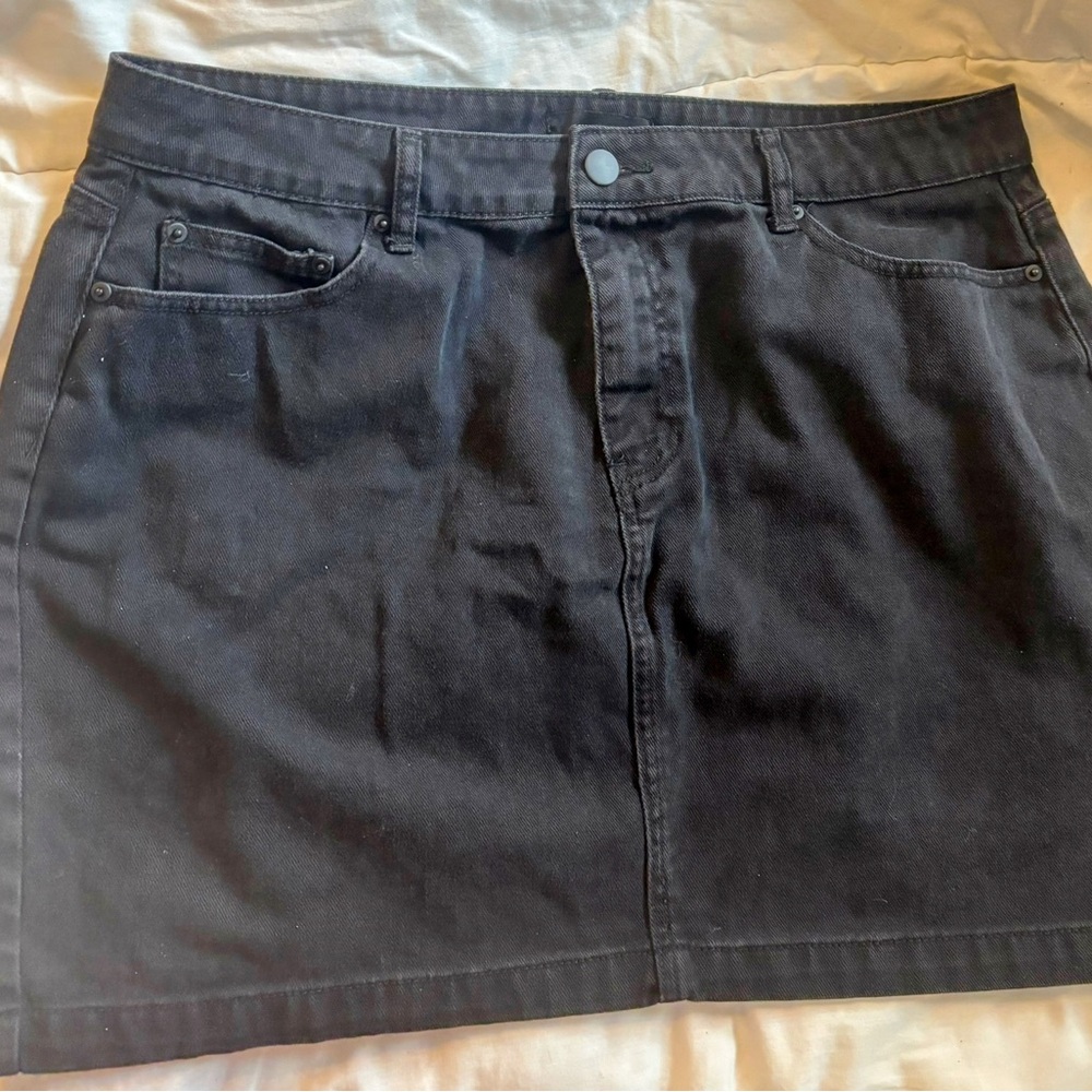 W-16 Forever 21 Black Jean Skirt